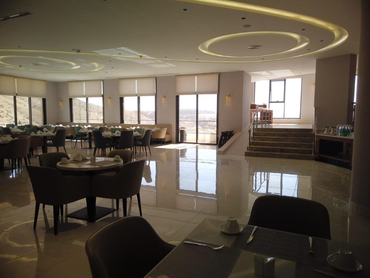 H Luxury Hotel Wadi Musa Exterior photo