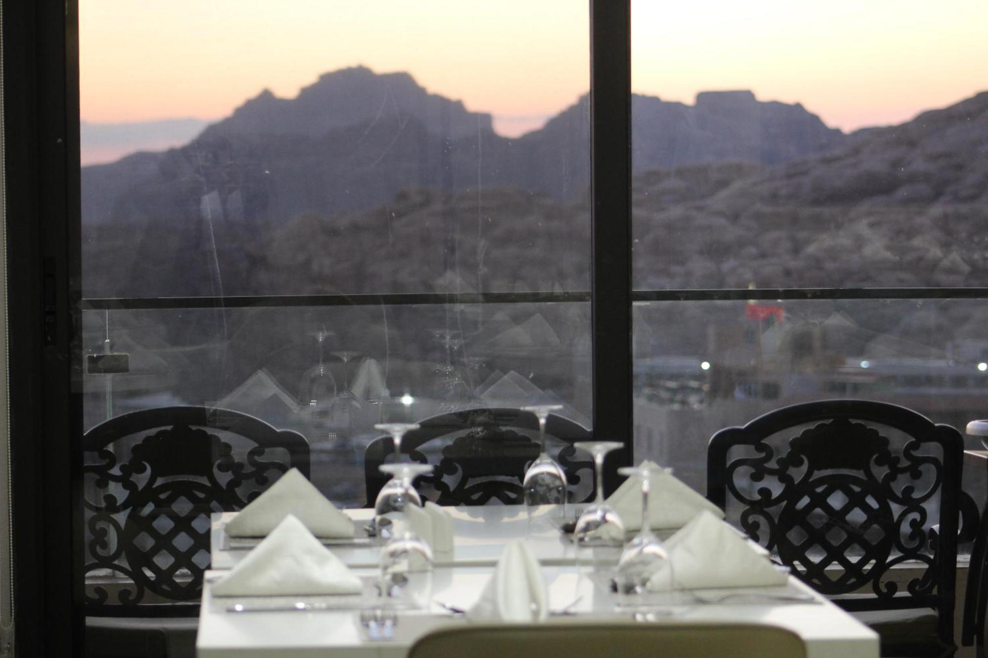 H Luxury Hotel Wadi Musa Exterior photo